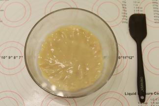 盖上保鲜膜静置30分钟