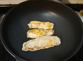 这次用煎的，先煎好一面再煎另一面