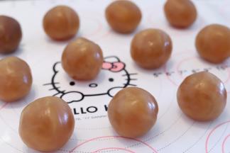 做好的月饼馅放一边备用