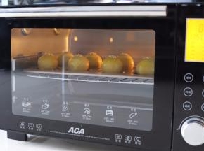 ACA HC27HT烤箱预热175度，选择烘焙功能，中层25分钟