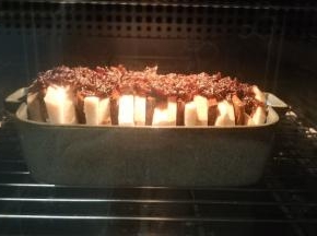 放入烤箱蒸汽功能100度中层30分钟