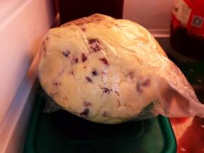 装入保鲜袋里放入冰箱冷藏1个小时