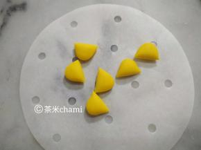 平均对切，当小熊的耳朵。