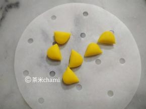 平均对切，当小熊的耳朵。