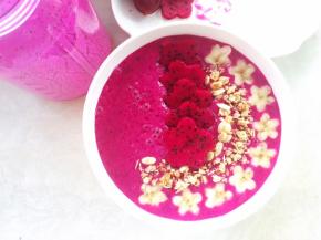 装饰上火龙果花