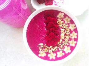 装饰上火龙果花