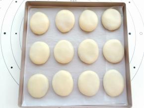 都做好之后放入阳晨28*28烤盘里。