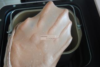 5，大约25分钟后可以揉到扩展阶段即出现不易破裂的手套膜状态。