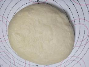 取出面片，按压排气。