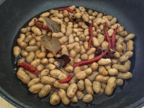 开火煮个20分钟，然后再闷一个小时，让它入味