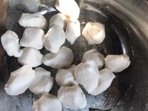 把面团分成适合的剂子