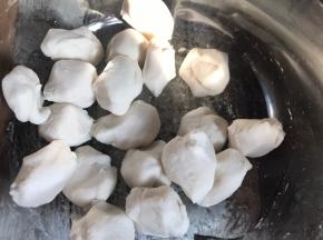 把面团分成适合的剂子