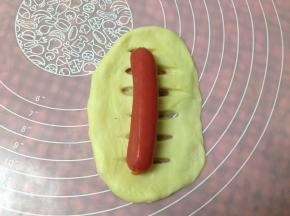 放入火腿肠