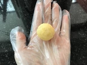 揉成等量的球
