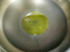 热锅中倒油