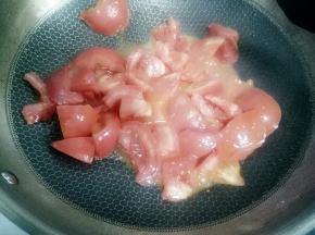 放入西红柿
