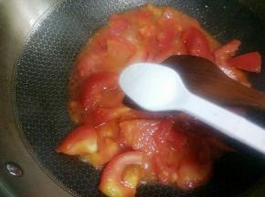 翻炒以后放盐