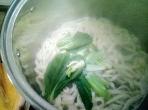 开一次点一次水，二开的时候放入青菜