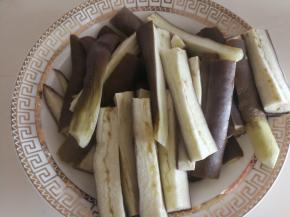 蒸好的茄子拿出来放凉