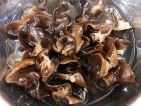 泡发完全的木耳