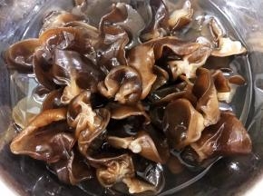 泡发完全的木耳