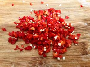 小米椒切碎