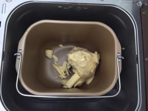 加入软化好的黄油，再次和面30分钟，