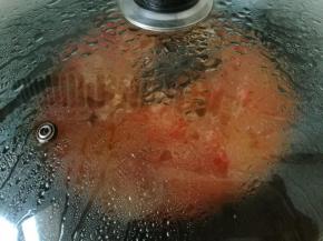 大火烧开，转中小火煮12分钟
