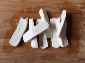 老豆腐切约7mm厚