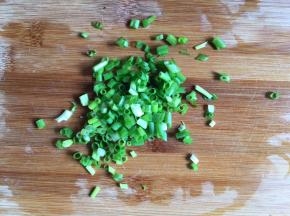 香葱洗净切葱花