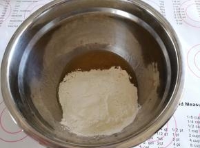 然后放入中粉。