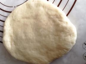 用浮点擀面杖排气。