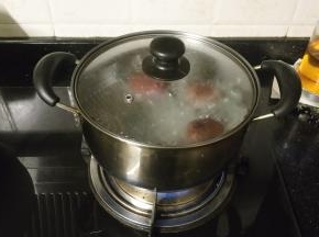 香芋切片蒸或煮熟