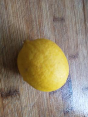 柠檬加盐清洗干净