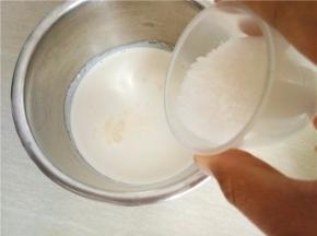 淡奶油加糖粉