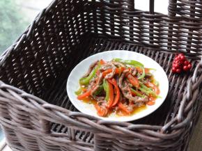 牛肉含有丰富的铁质，对孩子的身体特别好