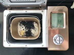 2、启动面包机的揉面程序。