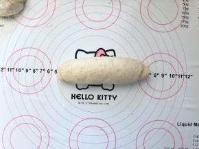 13、卷起，捏紧收口处。