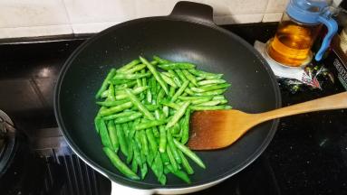 大火炒至熟透