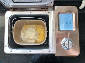 2、启动面包机的揉面程序。