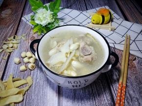一道美味的老火靓汤制作完成。