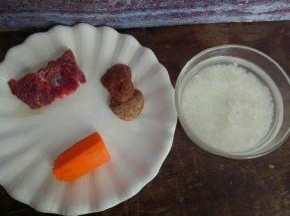 食材：牛肉  香菇   胡萝卜  大米
