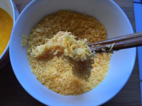 最后裹上面包糠