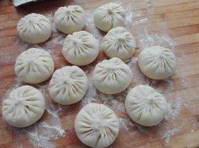 依次包成圆形包子