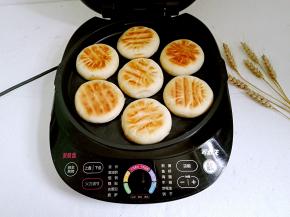 时间到，同样设置馅饼功能，翻面进行制作