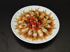 淋在蛏子肉上即可