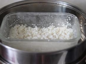 放到蒸锅蒸大约20分钟