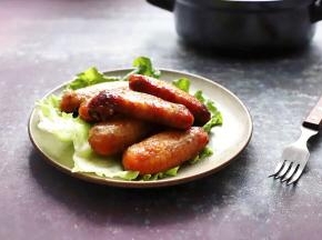 尝一口，新奥尔良烤翅色泽诱人、香嫩多汁、味道鲜美，太好吃了！