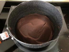 10、炒至不粘锅和铲子，可以抱成团就可以了。