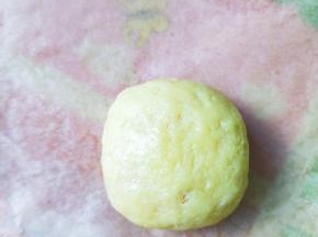 包好收口，整理成正方形。